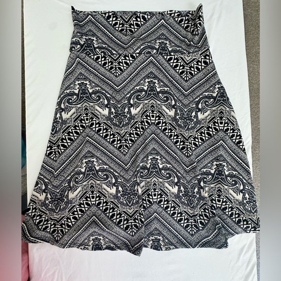 Thyme & Honey Black & White A Line Mini Skirt Size Medium - Picture 6 of 8